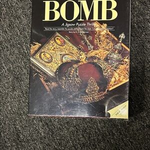 BOMB Jigsaw Puzzle Thriller - 500pc and book